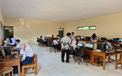 Pelaksanaan ANBK SMP Negeri 4 Pengasih Berjalan Tertib dan Lancar